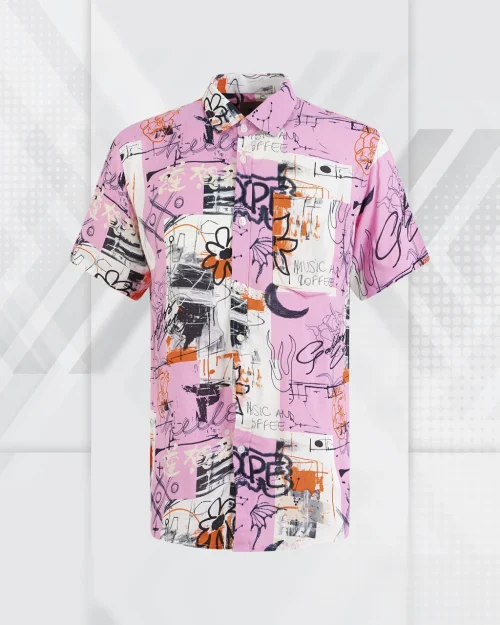 Casual wear: Short-sleeved button-down in an elaborate, colorful abstract print.